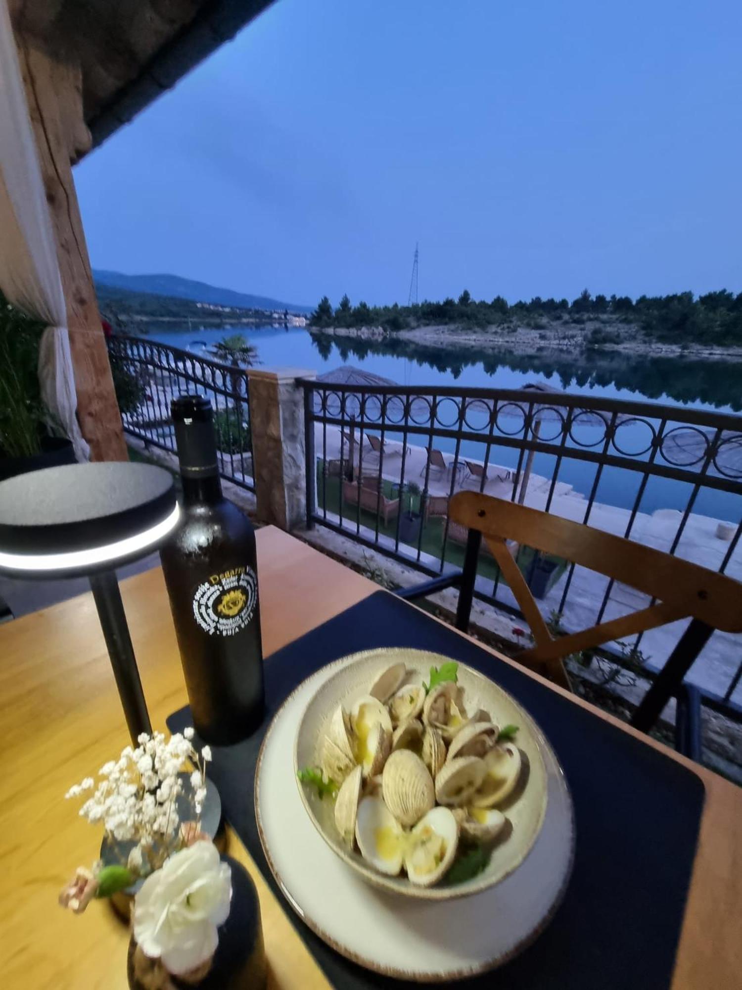 Apartments & Villa Tisno Обровац Экстерьер фото
