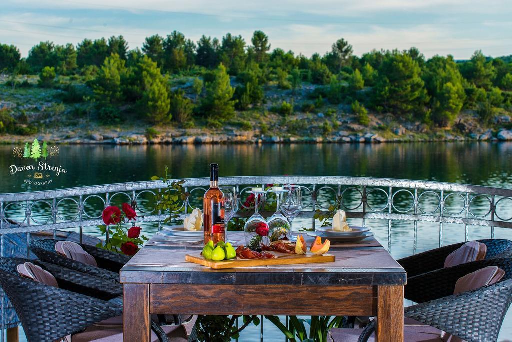 Apartments & Villa Tisno Обровац Экстерьер фото