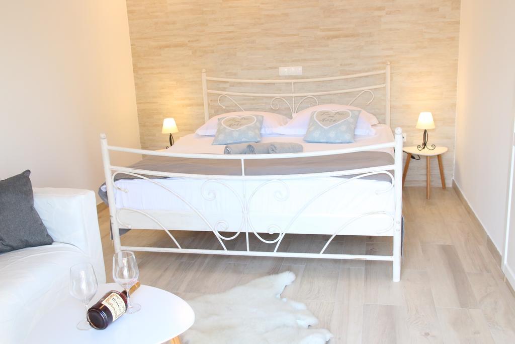 Apartments & Villa Tisno Обровац Экстерьер фото